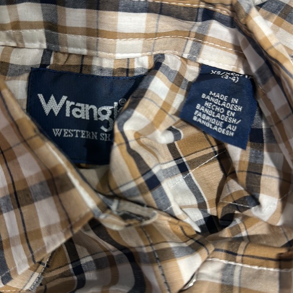 Wrangler xs button down - Picture 3 of 3